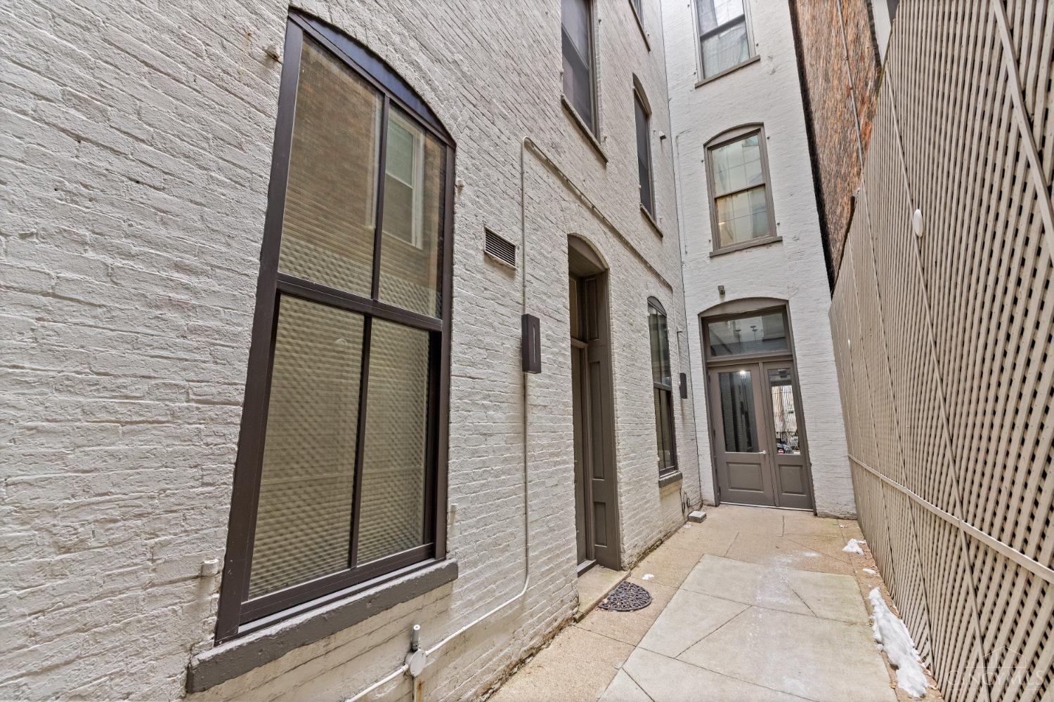 813 Broadway Street 401