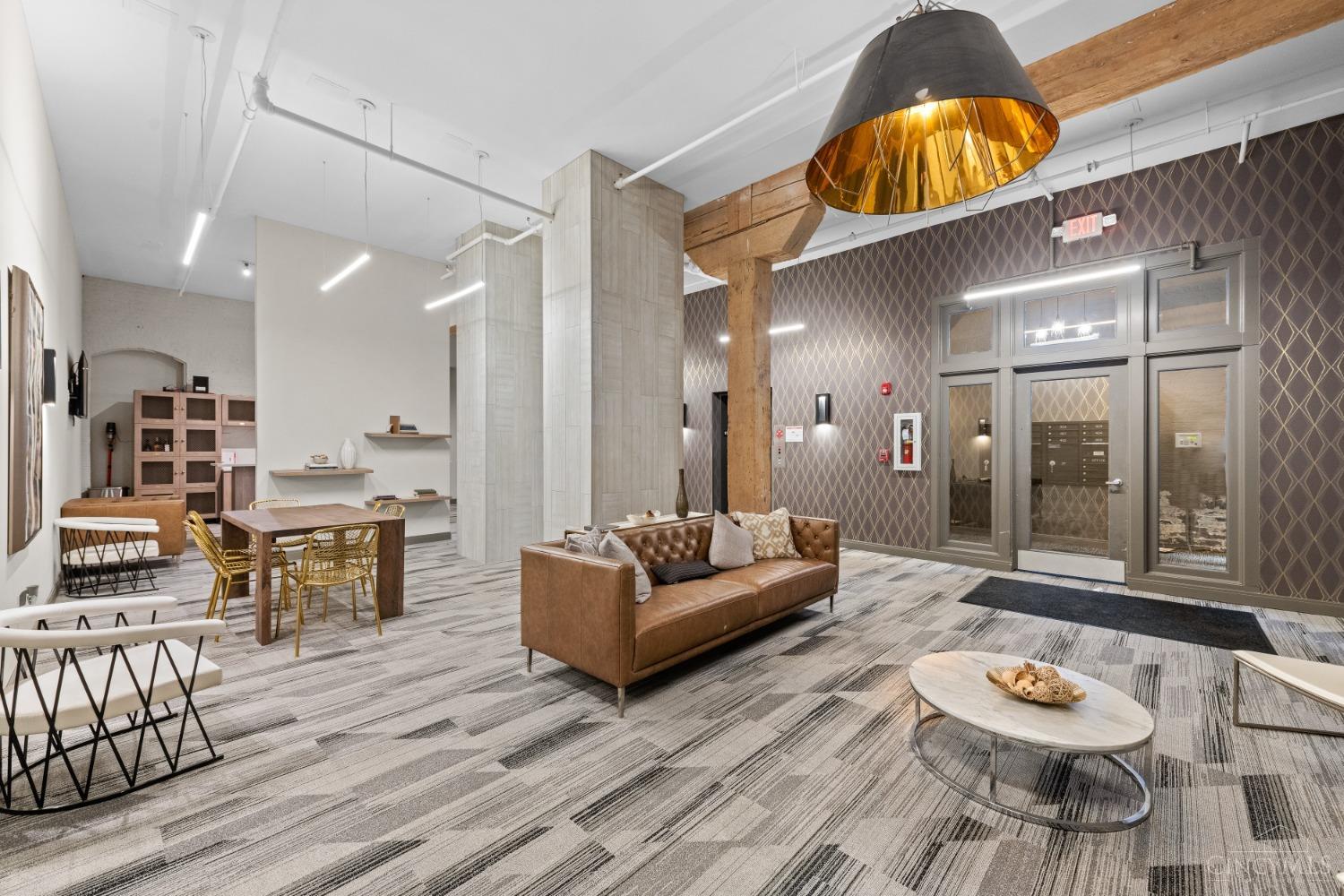 813 Broadway Street 401