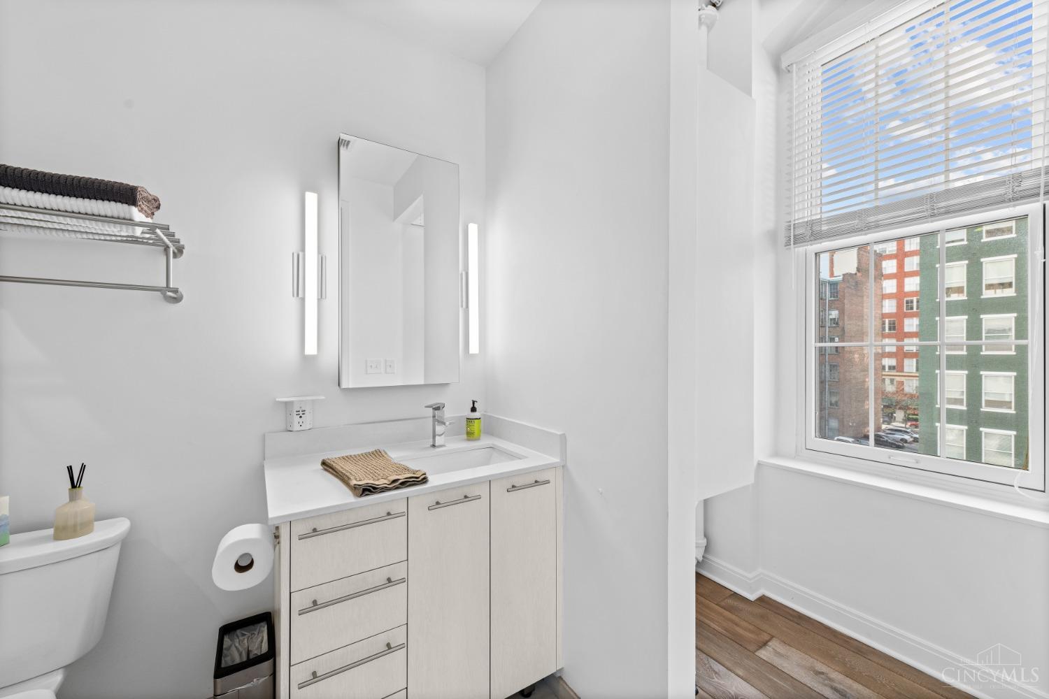 813 Broadway Street 401