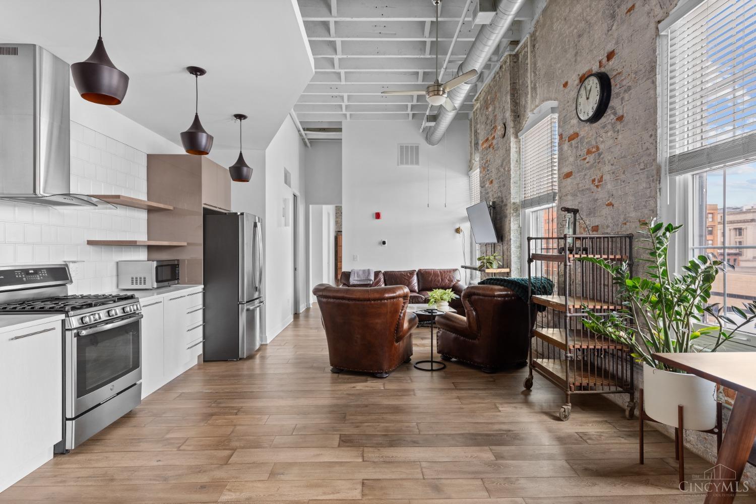 813 Broadway Street 401