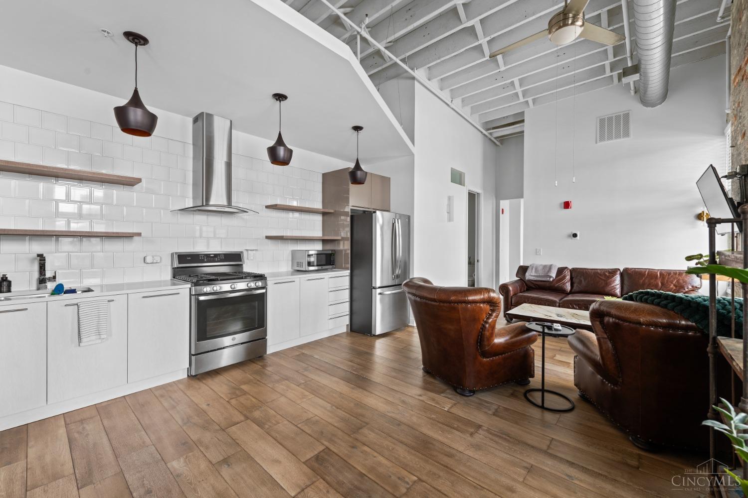 813 Broadway Street 401