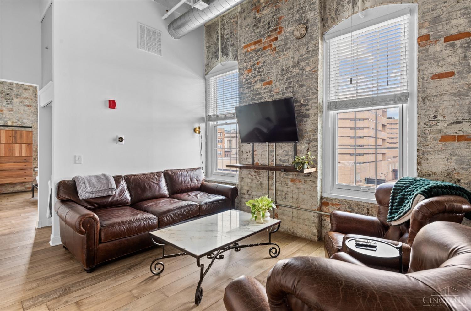 813 Broadway Street 401