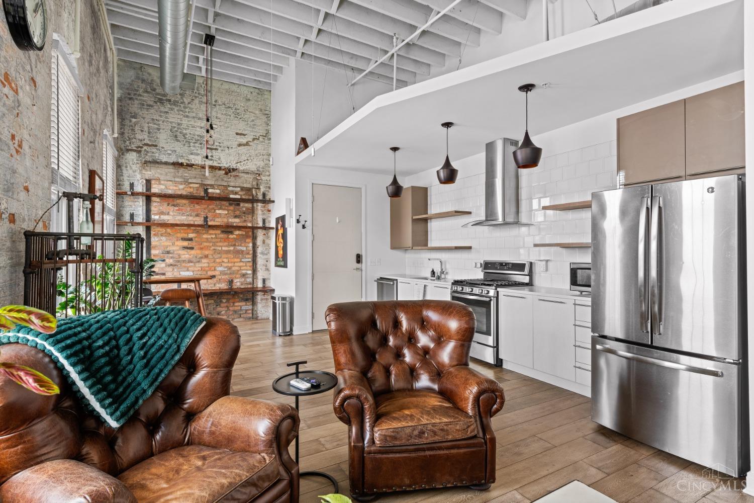 813 Broadway Street 401