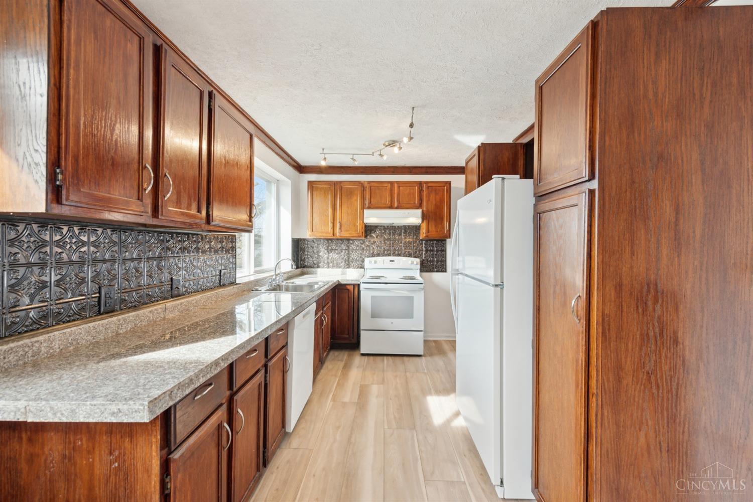 418 Three Rivers Parkway