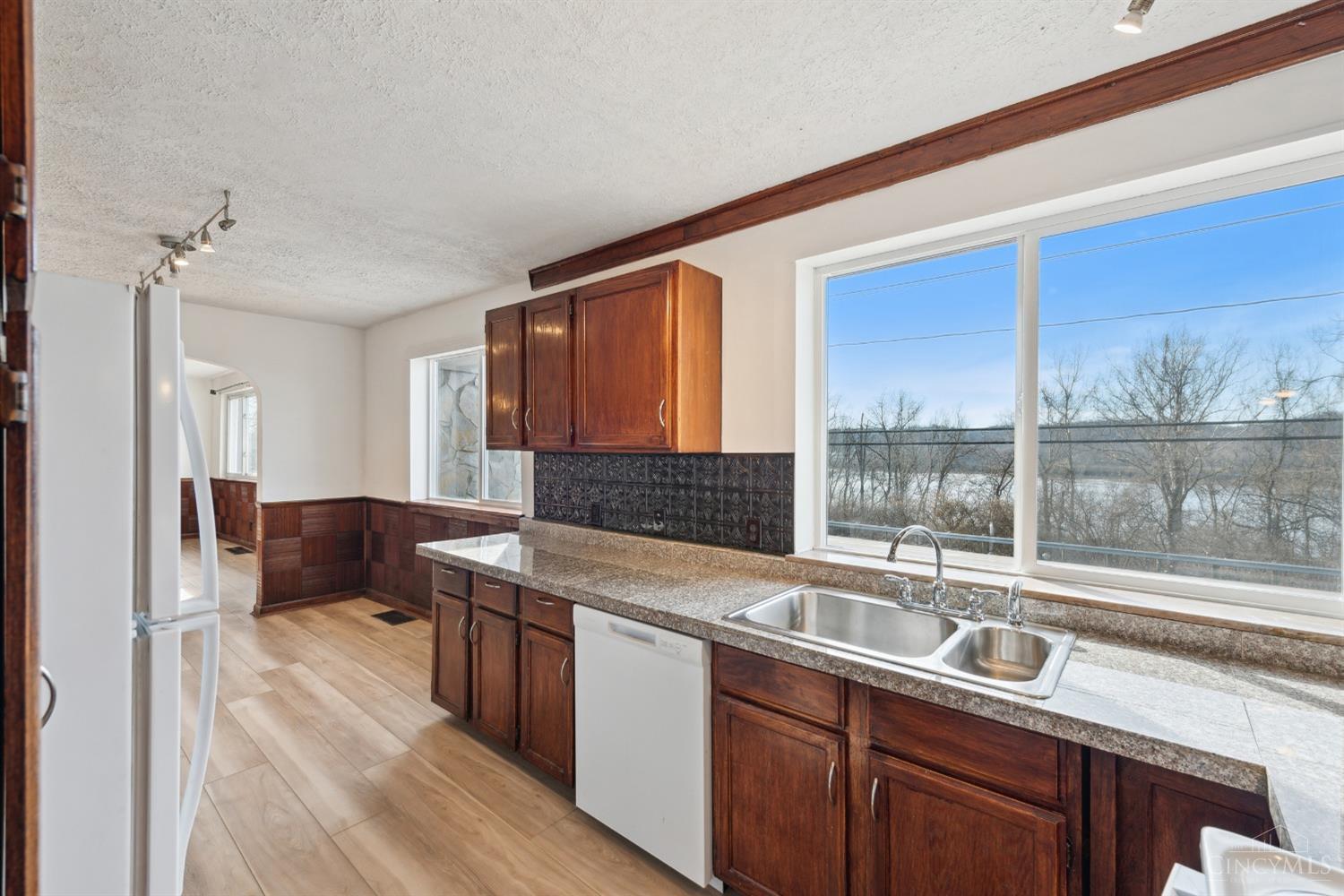 418 Three Rivers Parkway