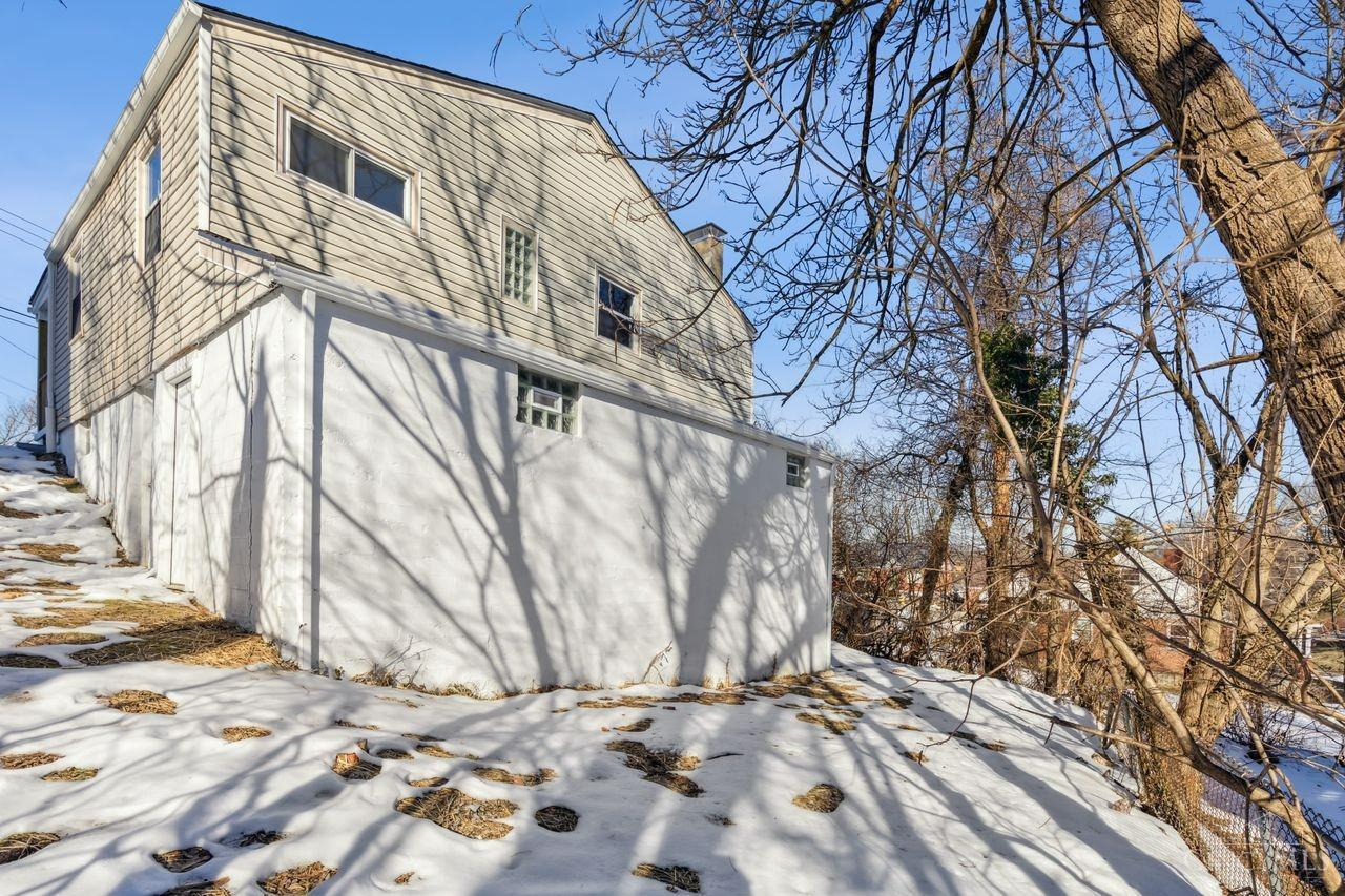 1666 Dewey Avenue