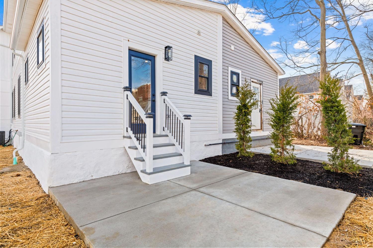 3131 Hackberry Street