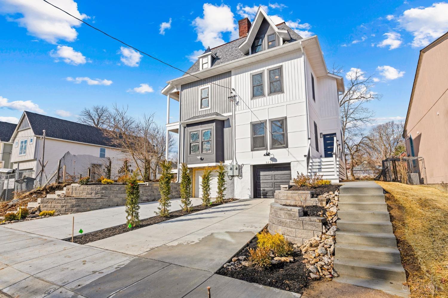 3131 Hackberry Street