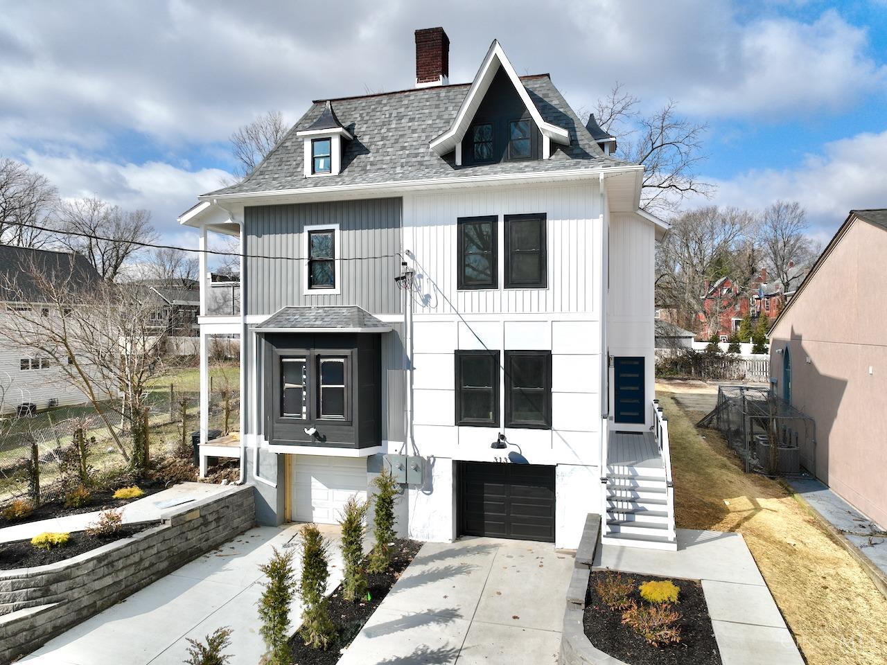 3131 Hackberry Street