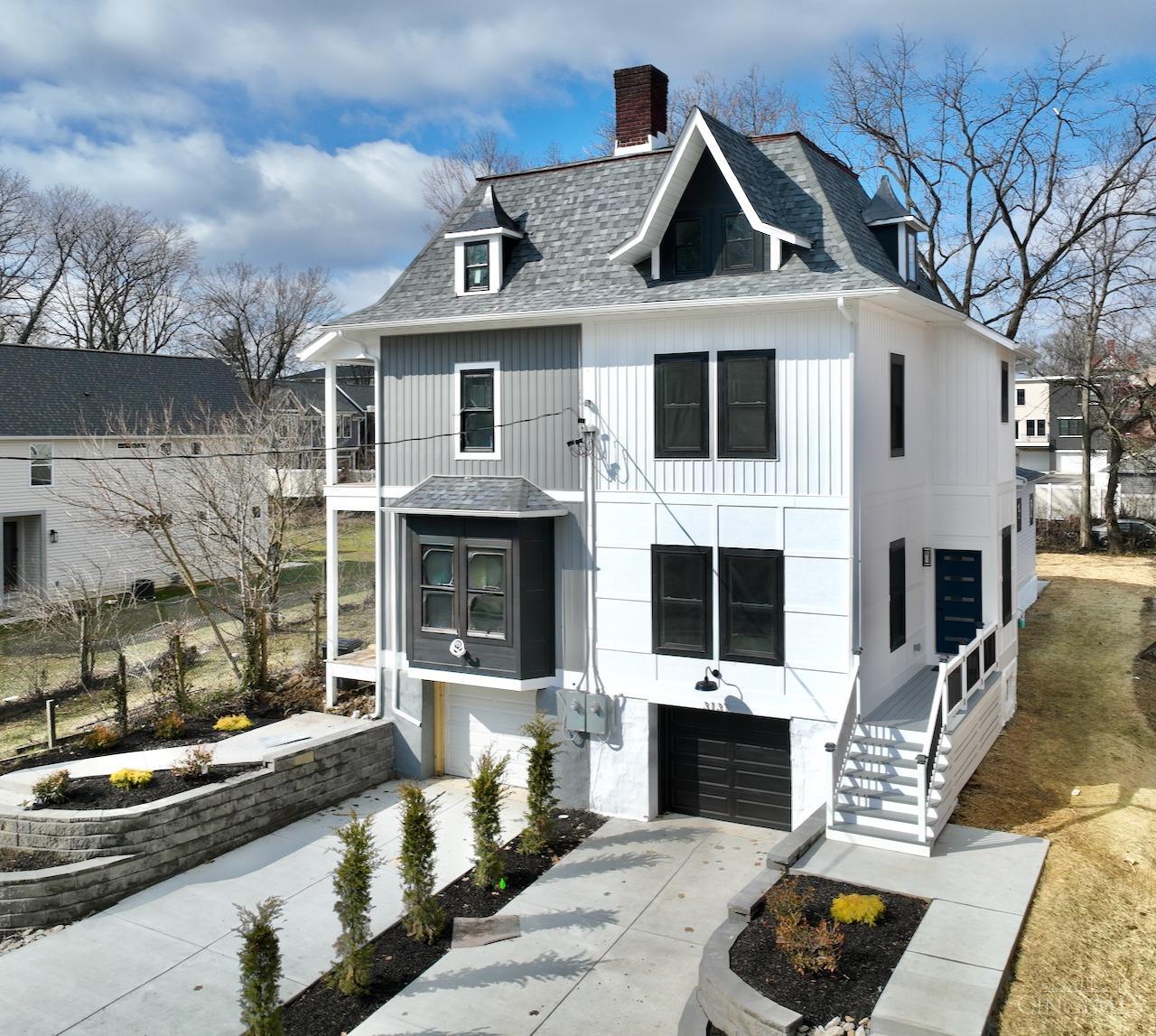 3131 Hackberry Street