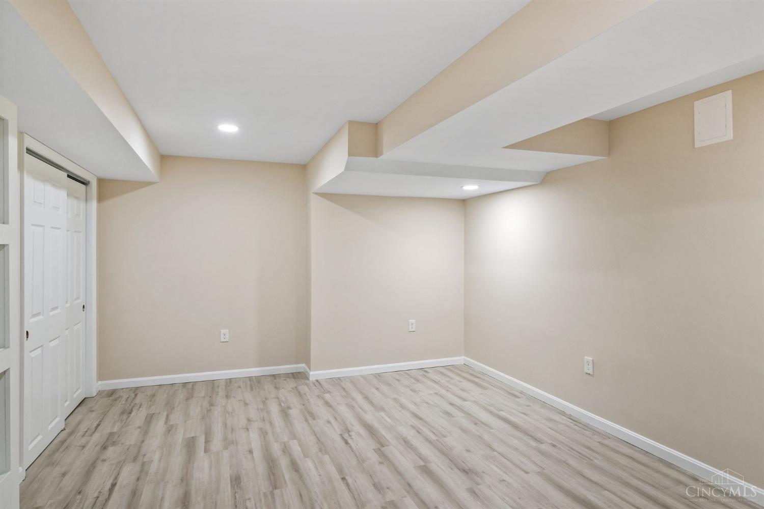 1007 Grandin Ridge Drive