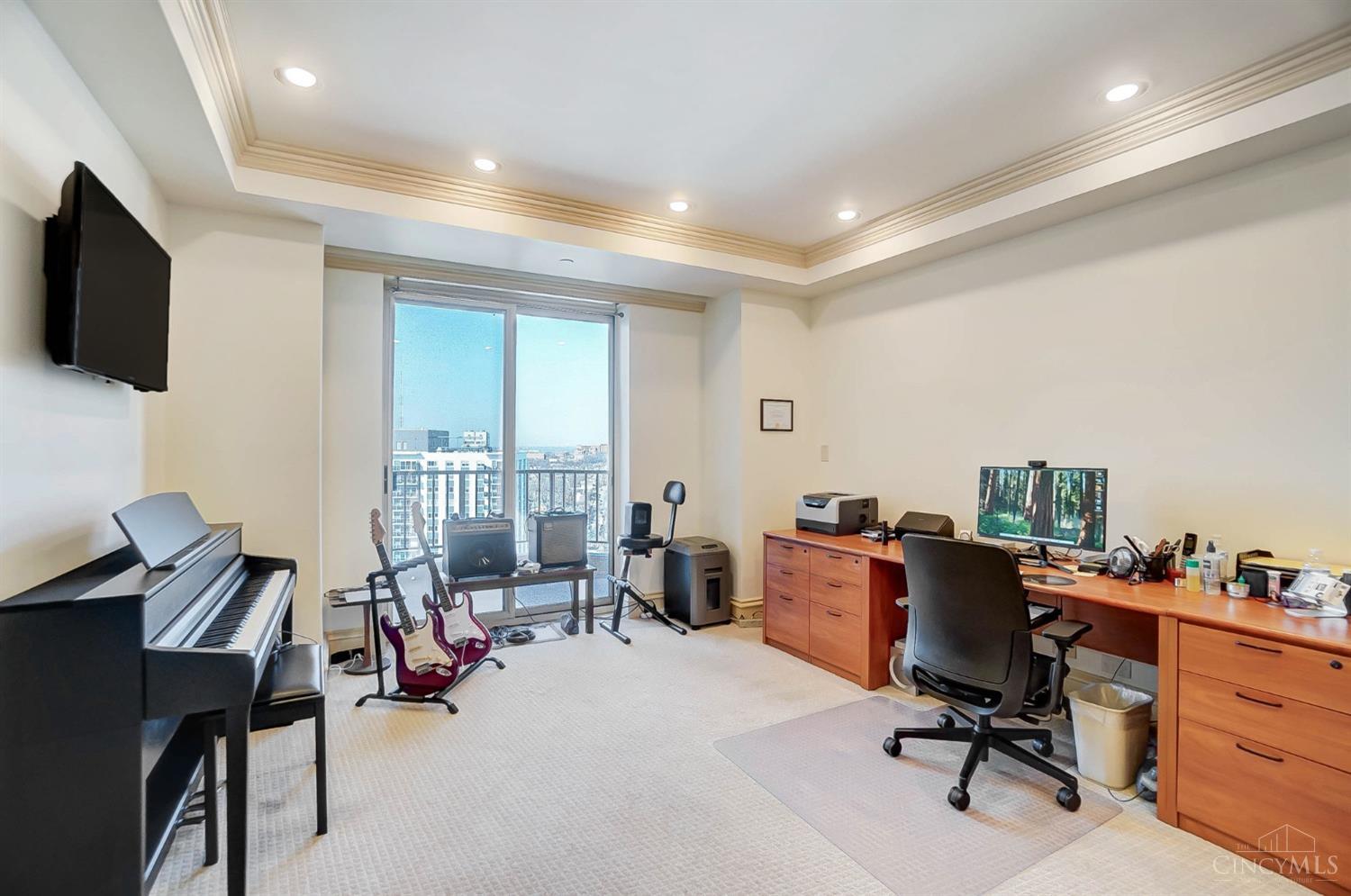 1201 Edgecliff Place 1210