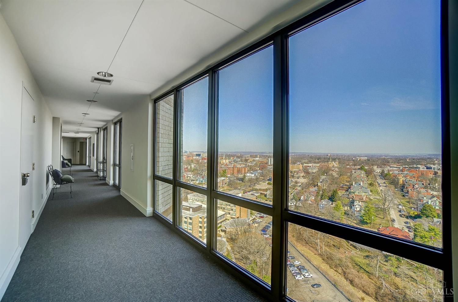 1201 Edgecliff Place 1210