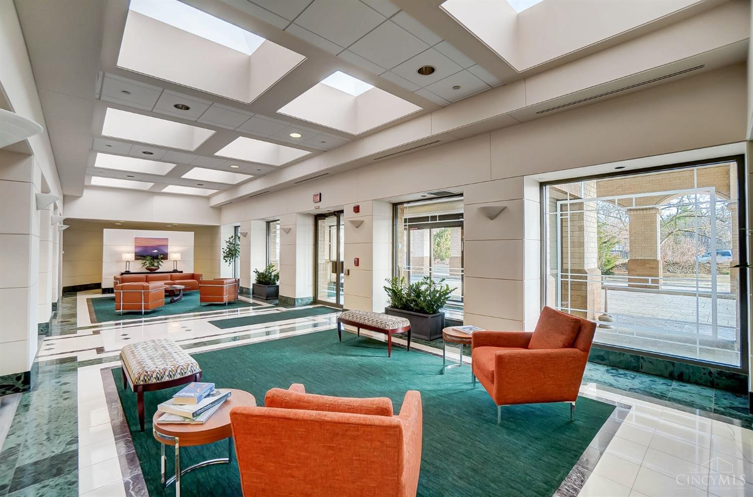 1201 Edgecliff Place 1210