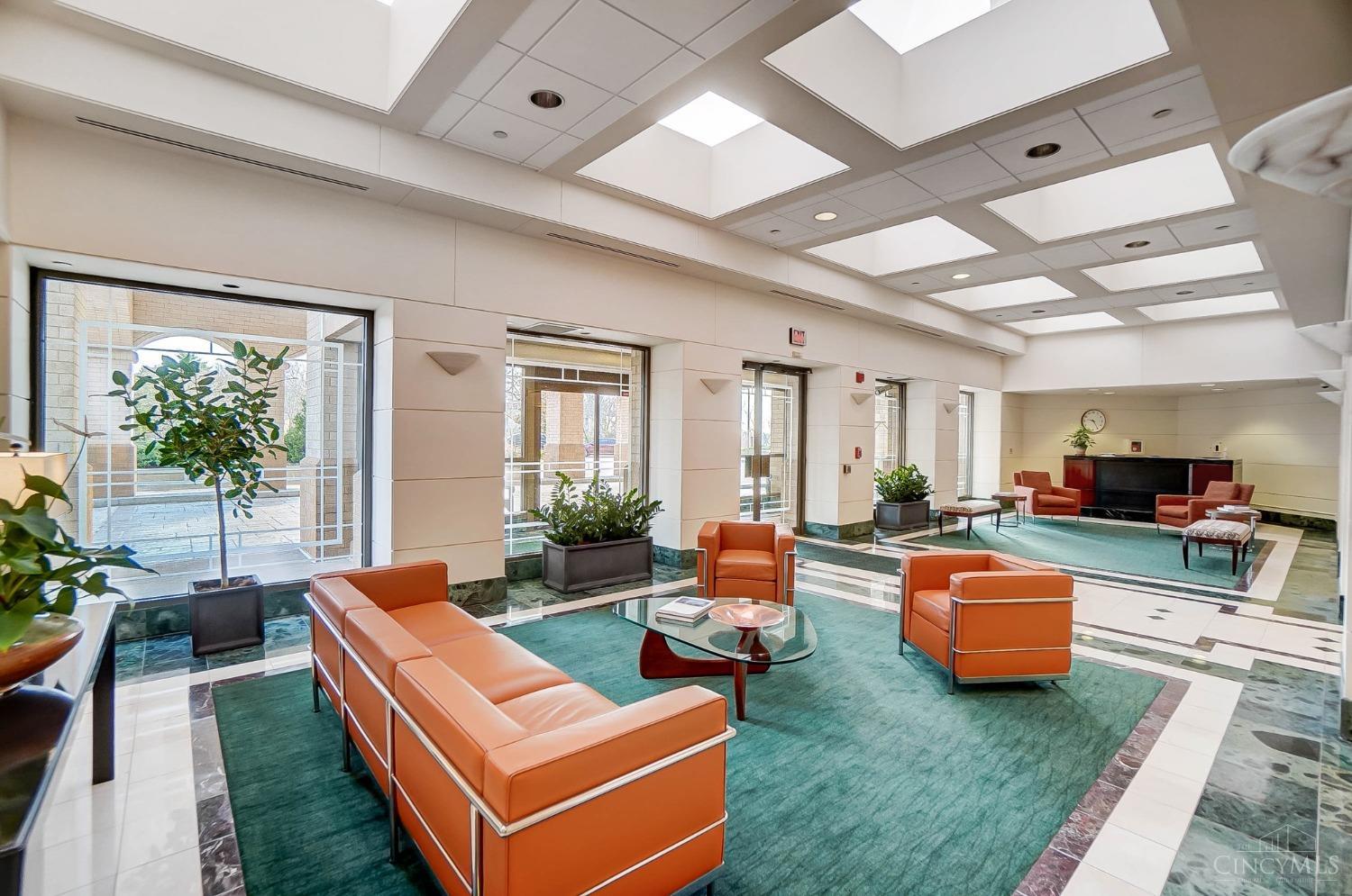 1201 Edgecliff Place 1210
