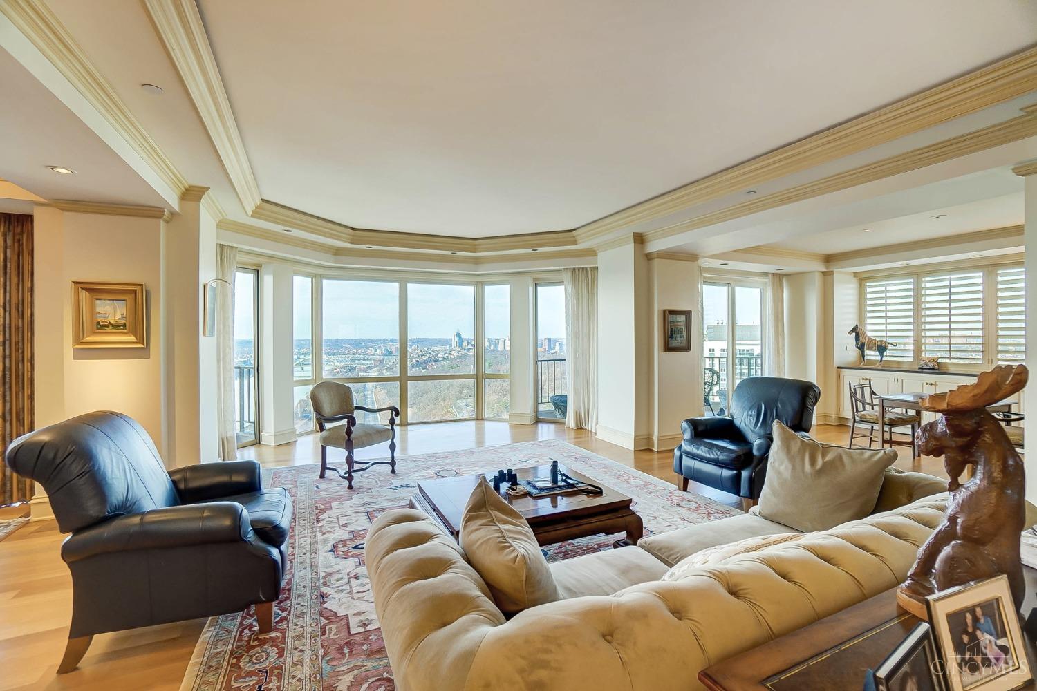 1201 Edgecliff Place 1210