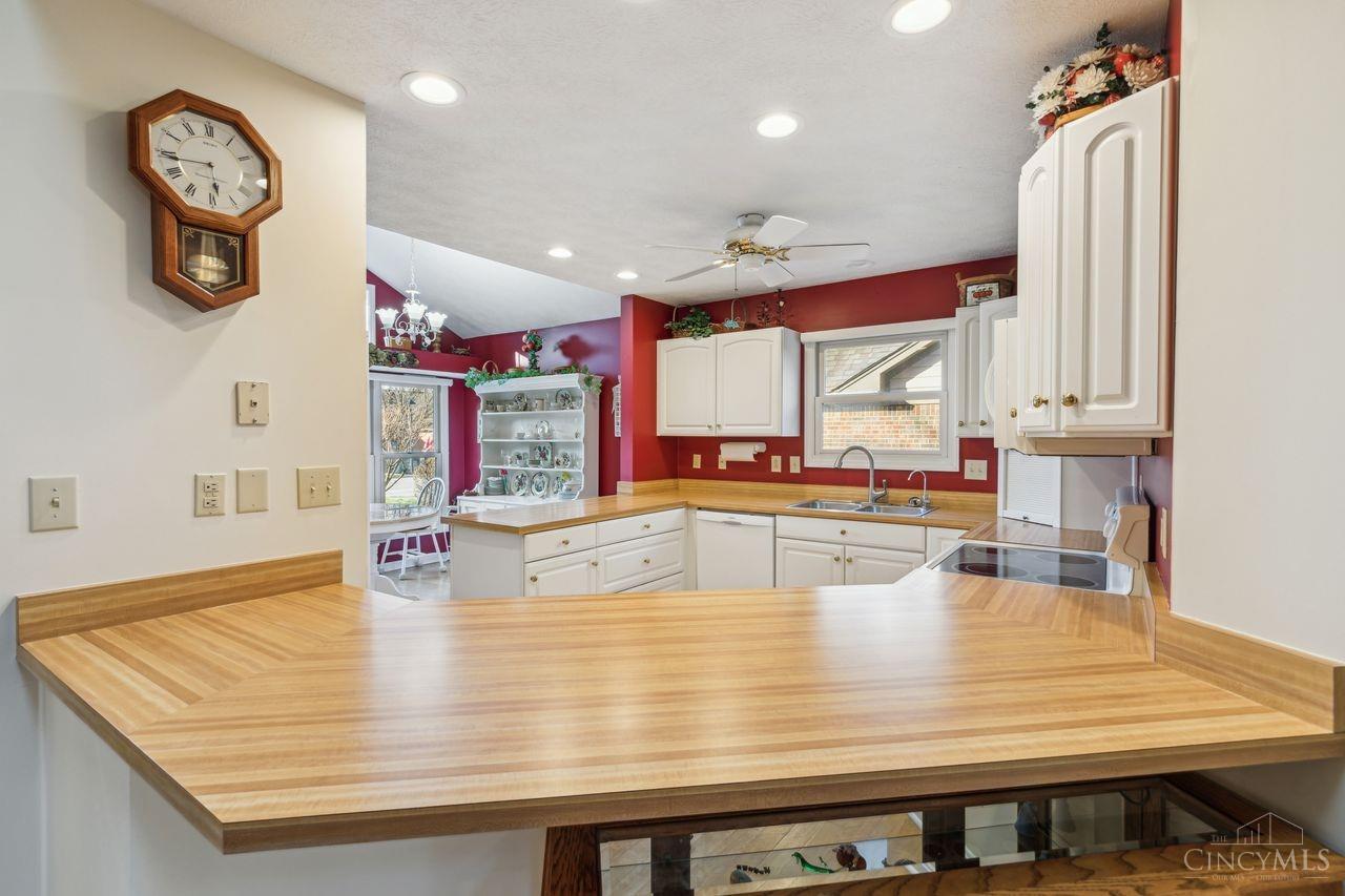 12 Hathaway Commons Drive