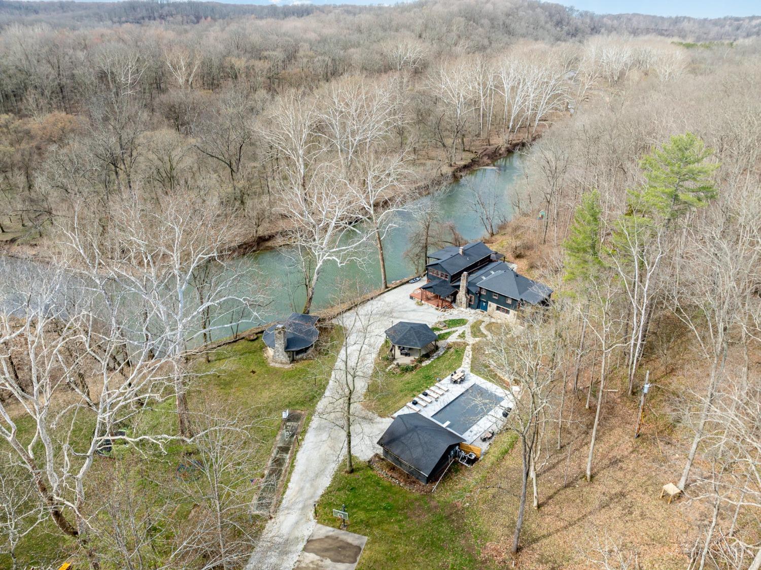 1284 E County Road 200 N