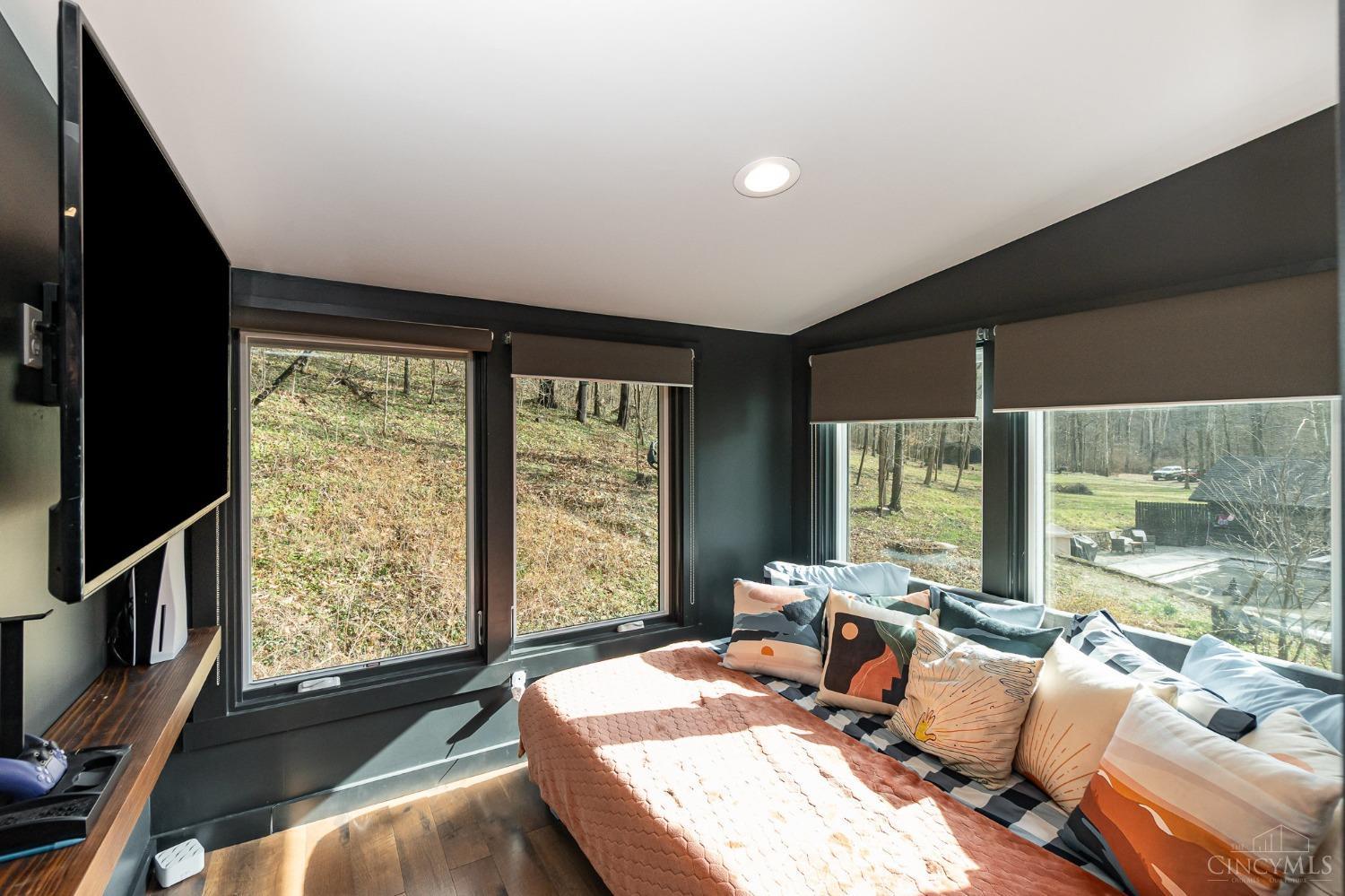 1284 E County Road 200 N