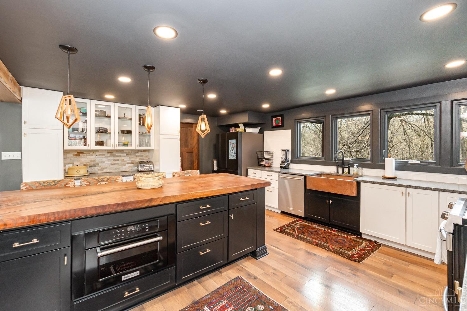 1284 E County Road 200 N