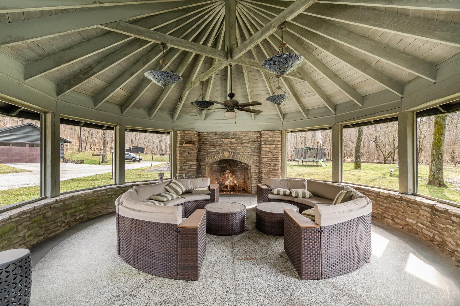 1284 E County Road 200 N