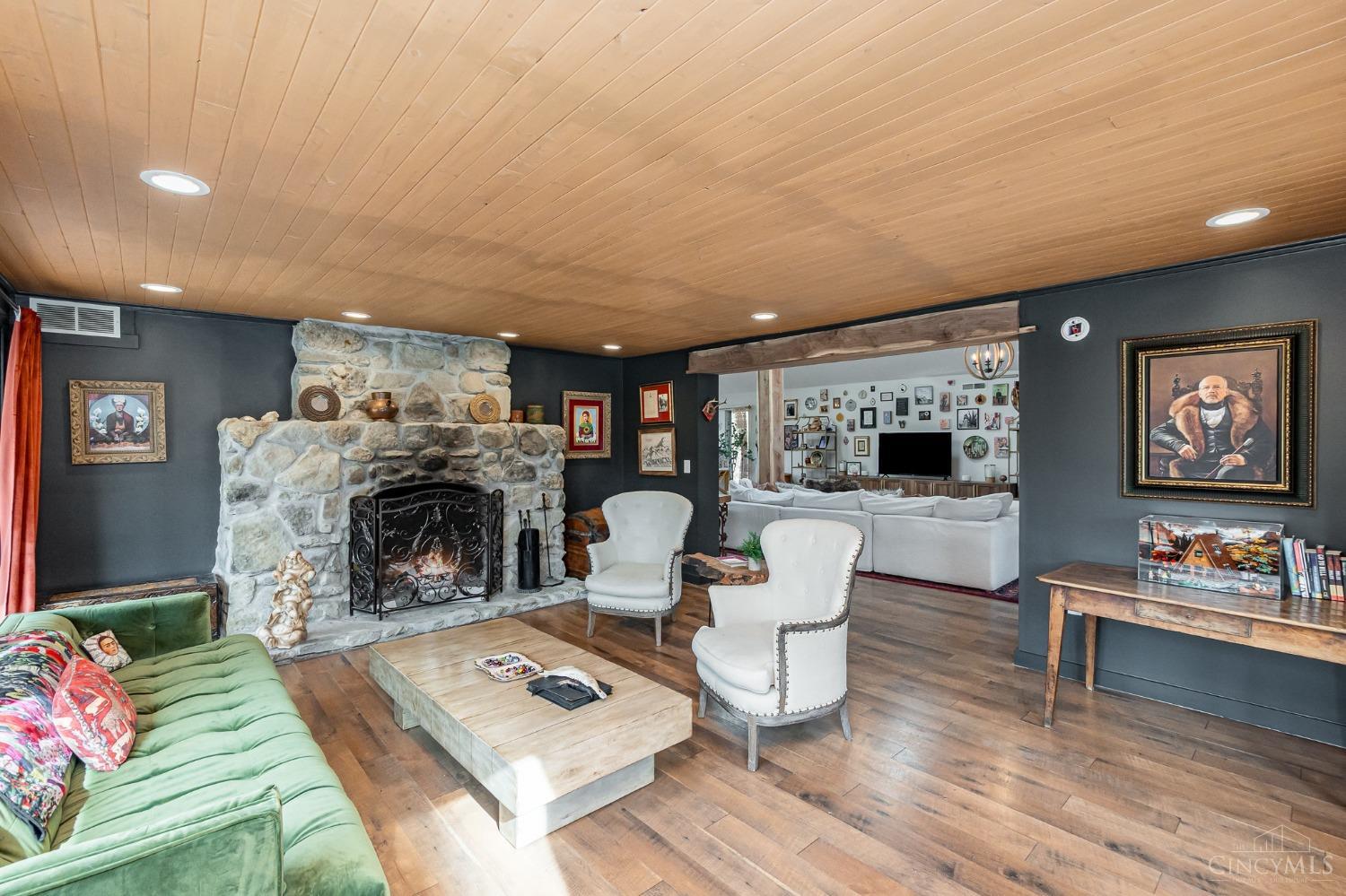 1284 E County Road 200 N