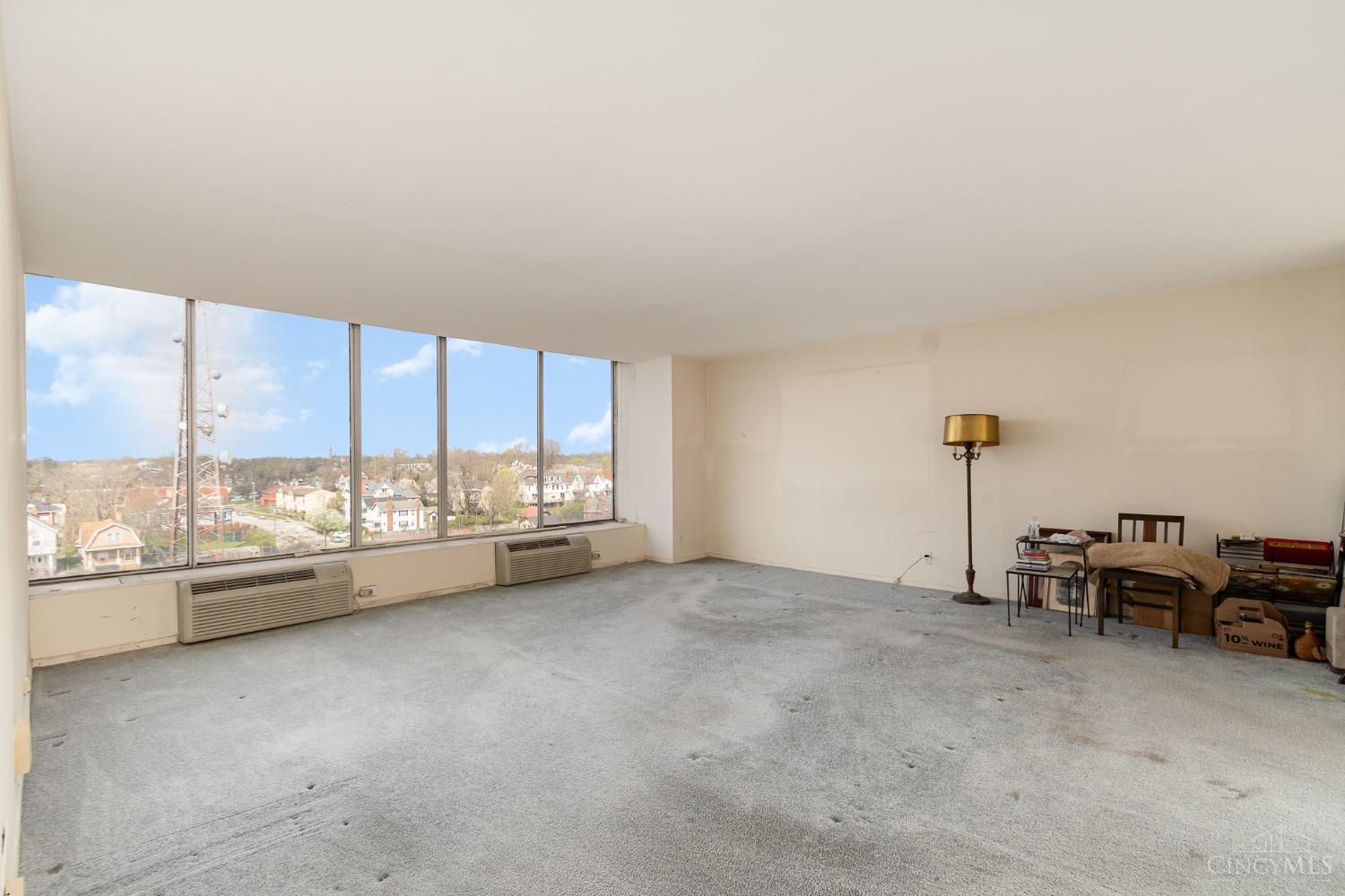 810 Matson Place 703