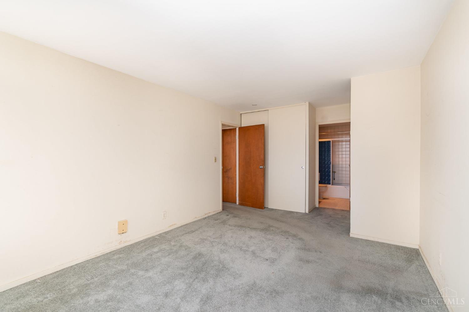 810 Matson Place 703