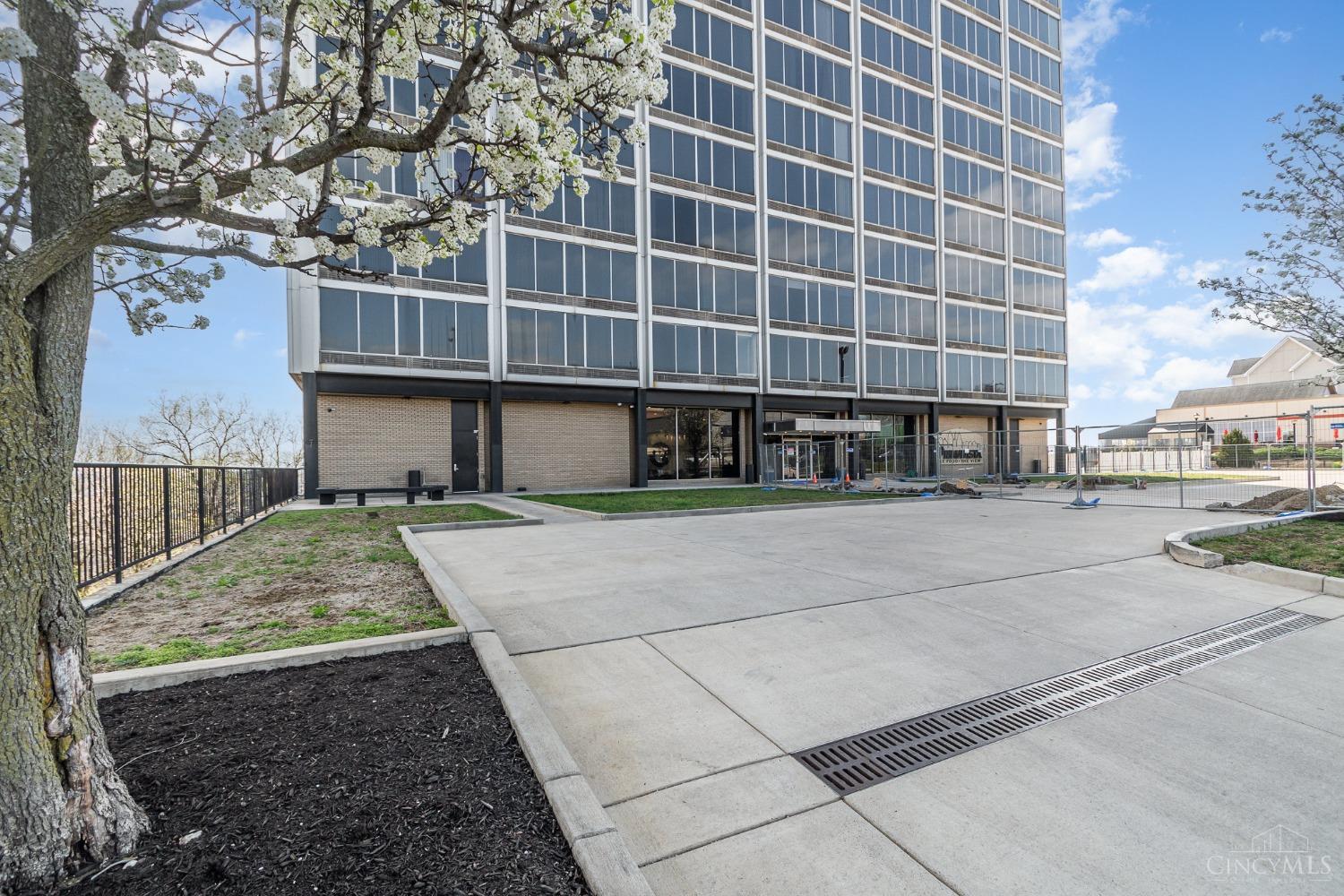 810 Matson Place 703