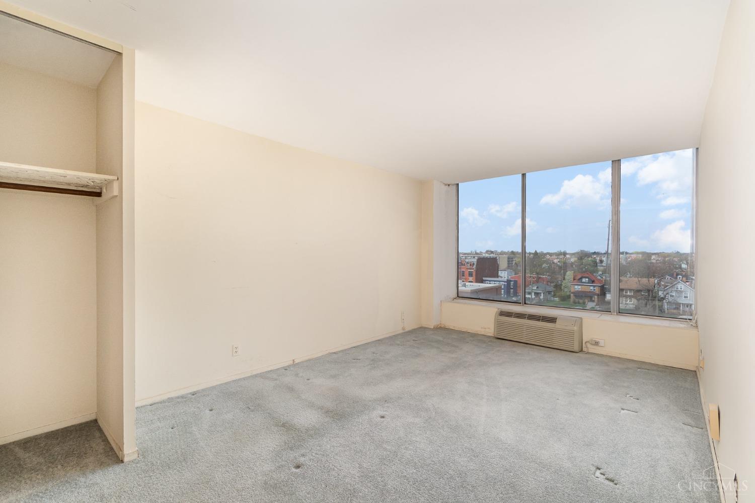 810 Matson Place 703