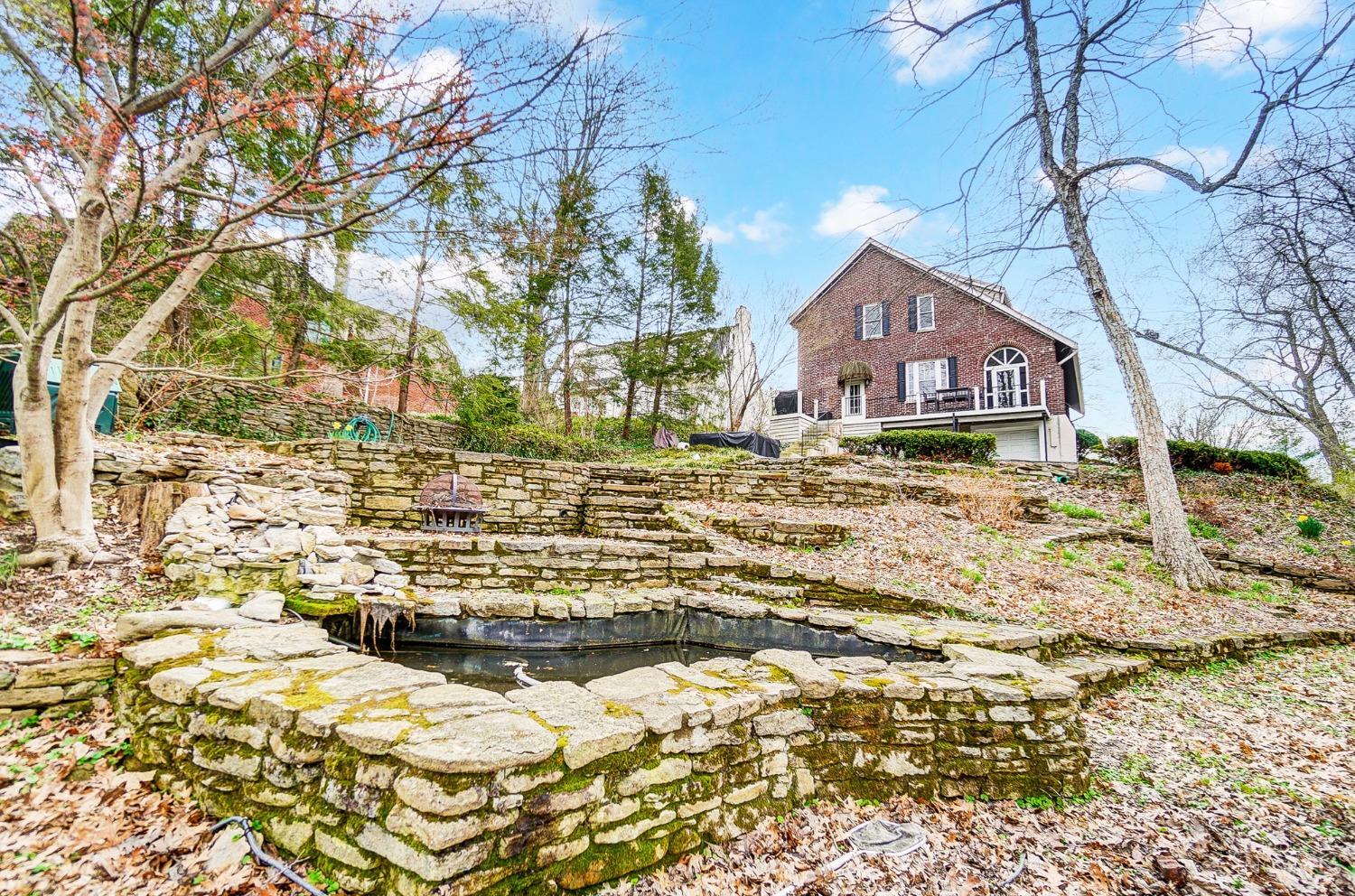 3538 Grandin Road