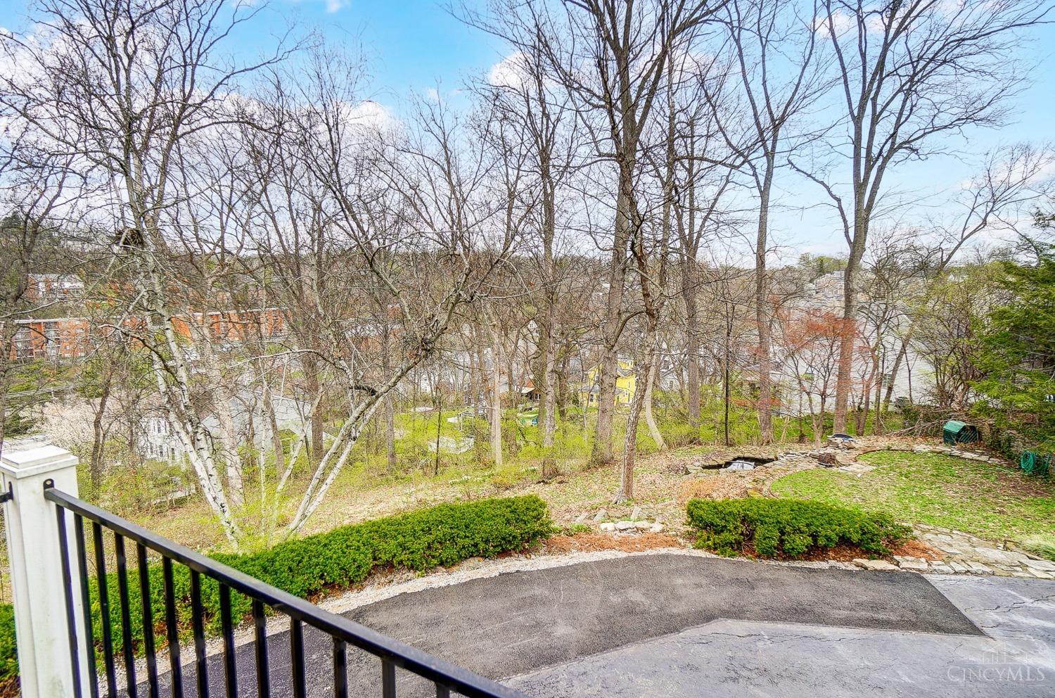 3538 Grandin Road