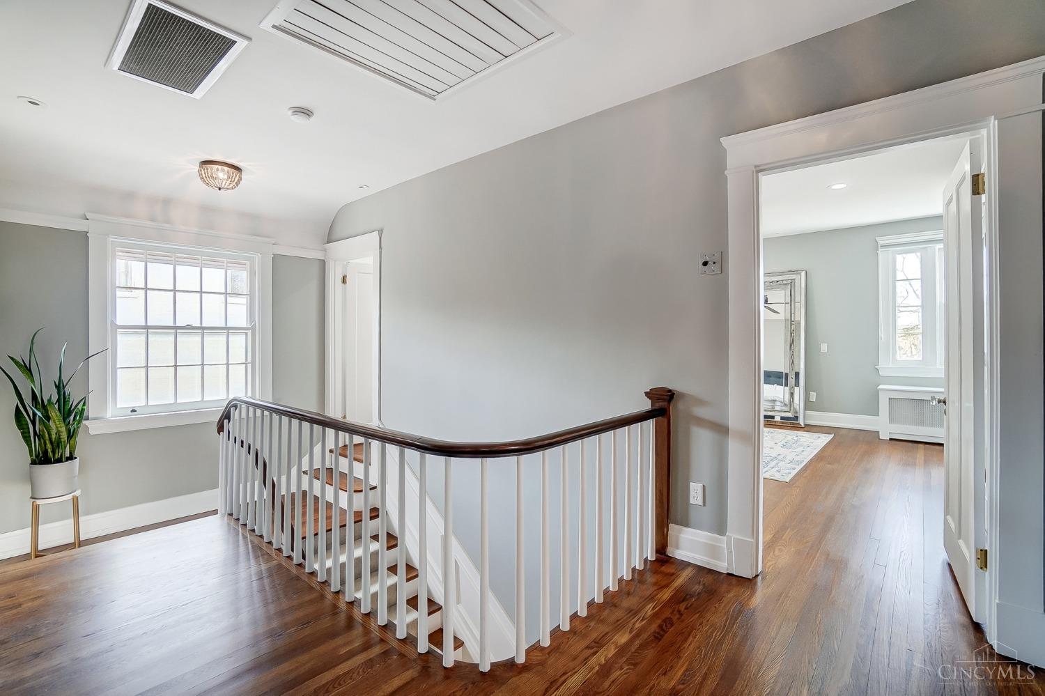 3538 Grandin Road