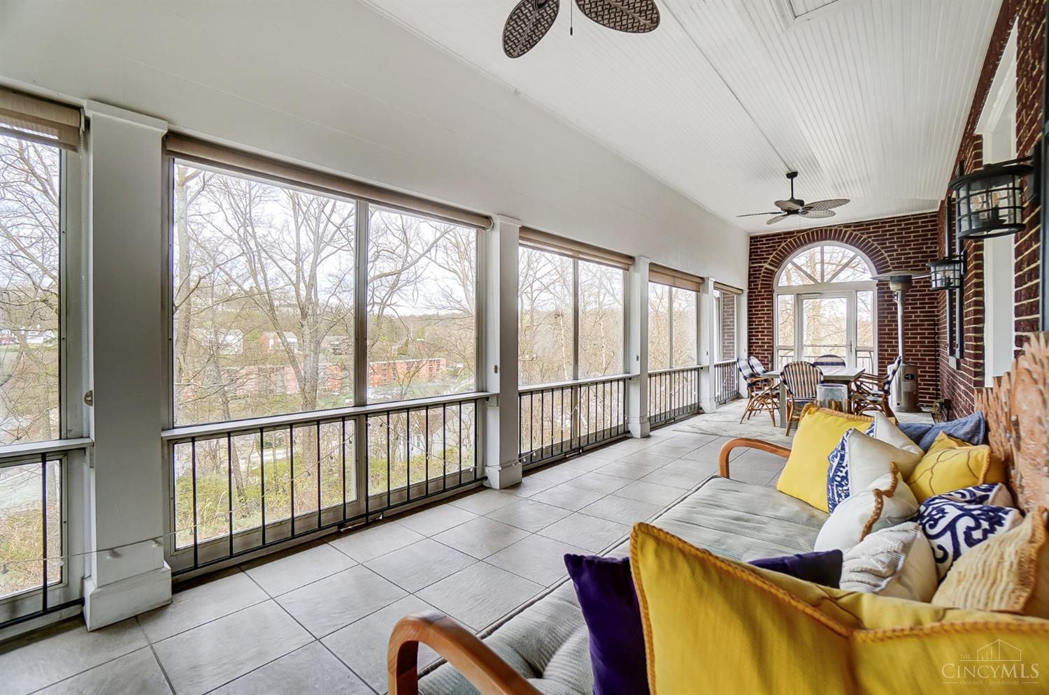 3538 Grandin Road