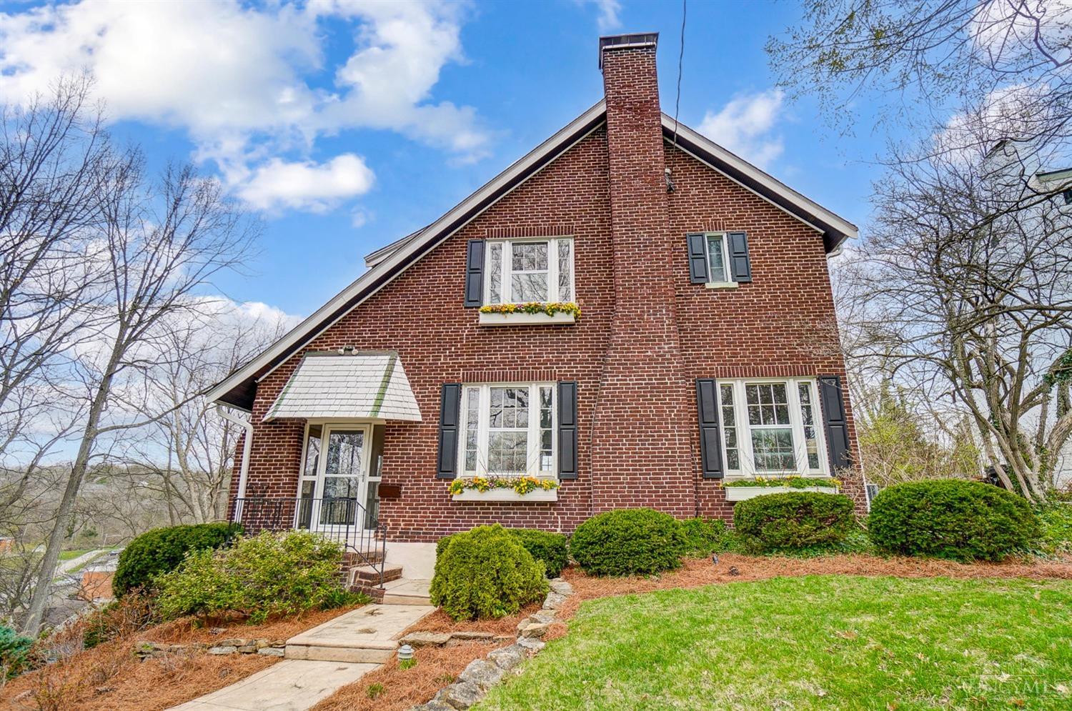 3538 Grandin Road