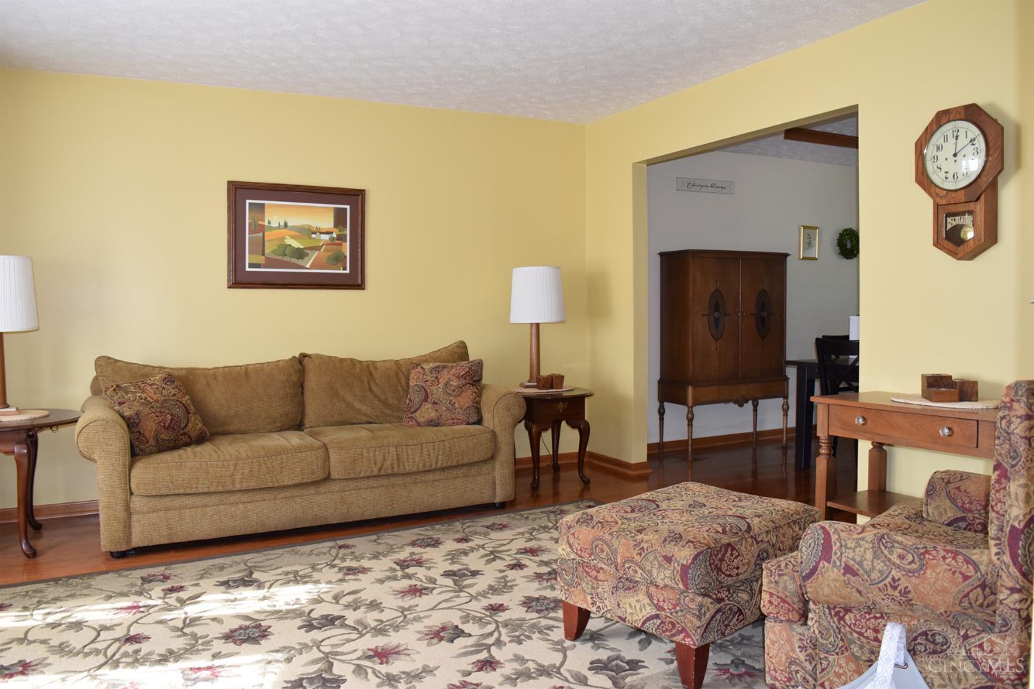 5433 Cecilia Court