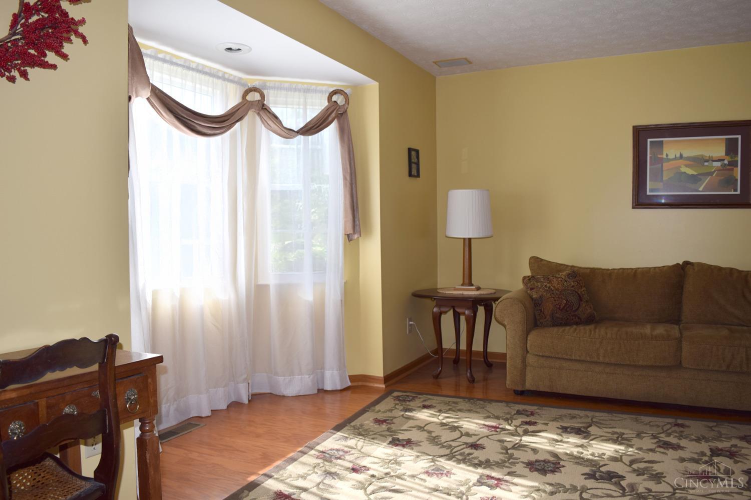 5433 Cecilia Court