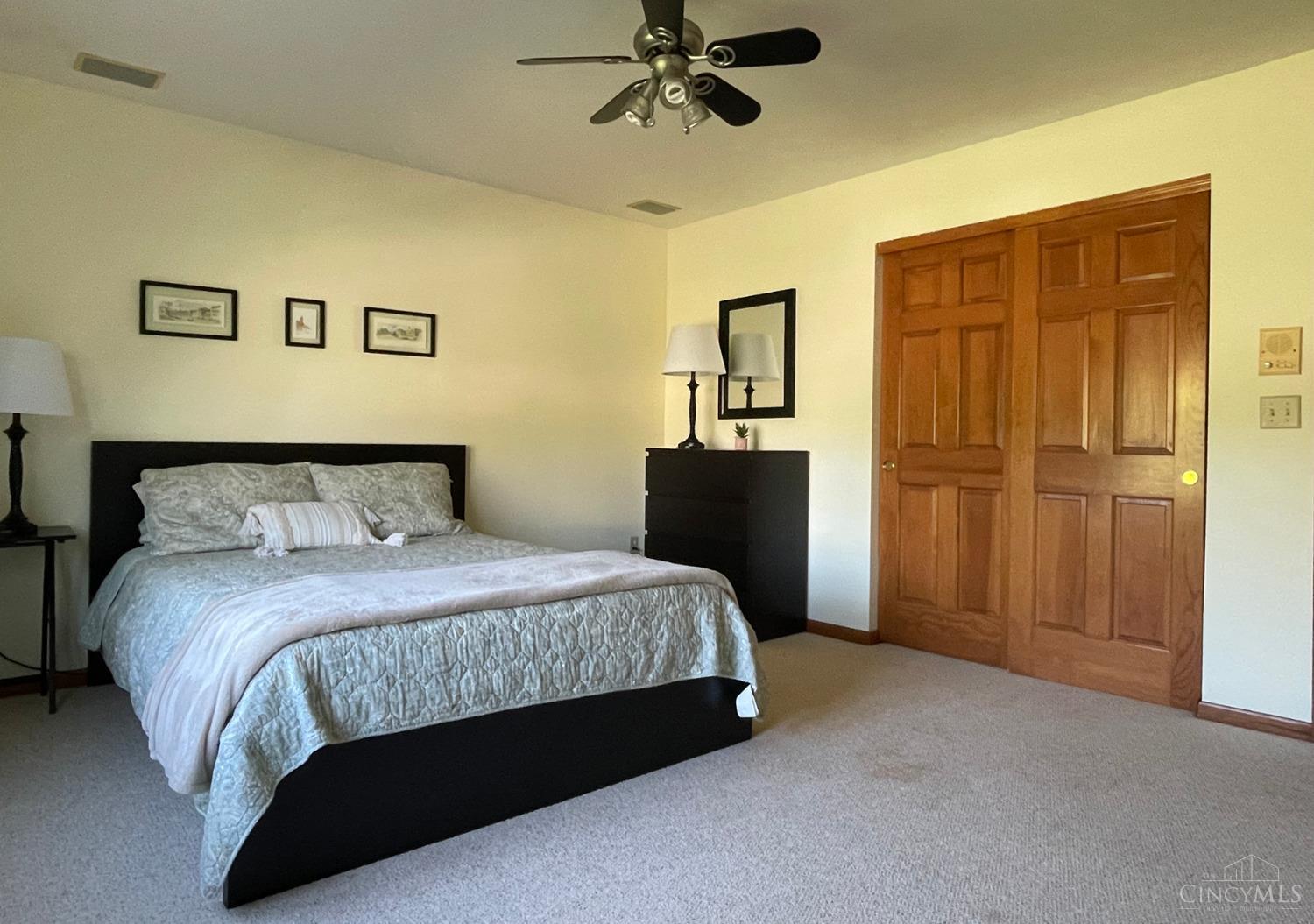 5433 Cecilia Court