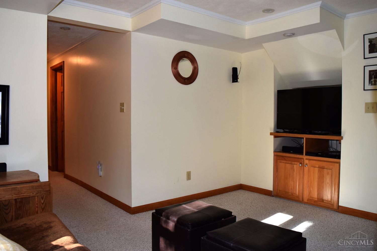 5433 Cecilia Court