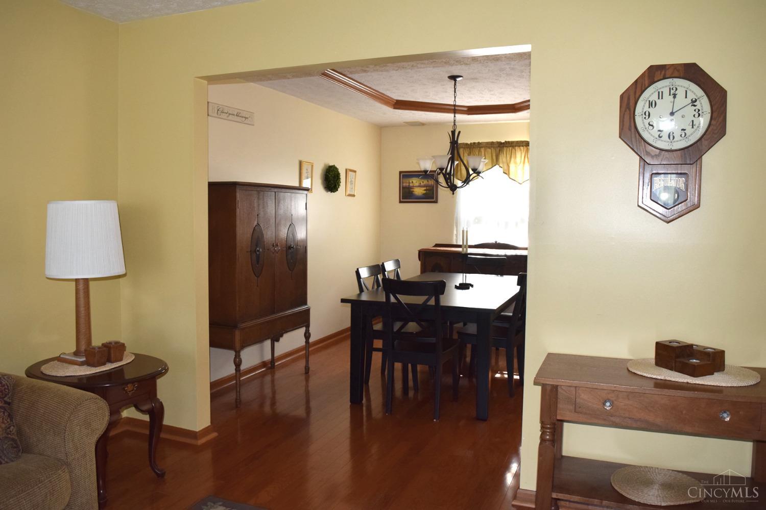 5433 Cecilia Court