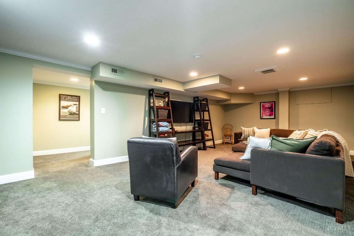 6906 Miami Bluff