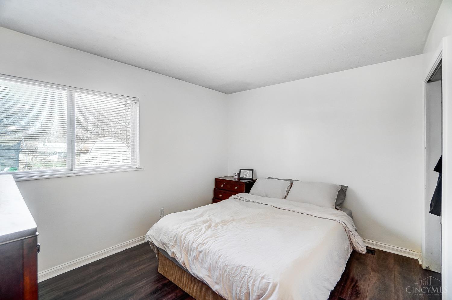 1512 Rolling Knoll Drive