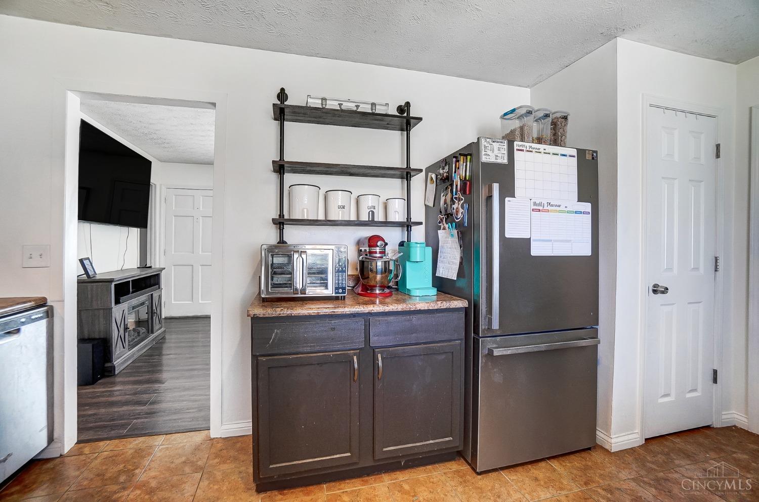 1512 Rolling Knoll Drive