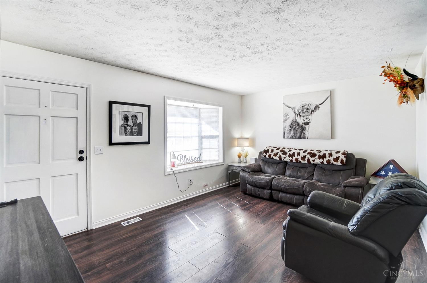 1512 Rolling Knoll Drive
