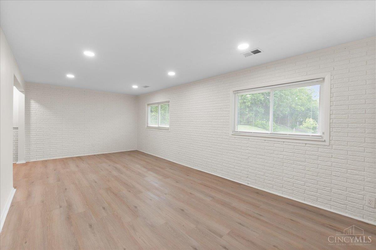 887 Halesworth Drive