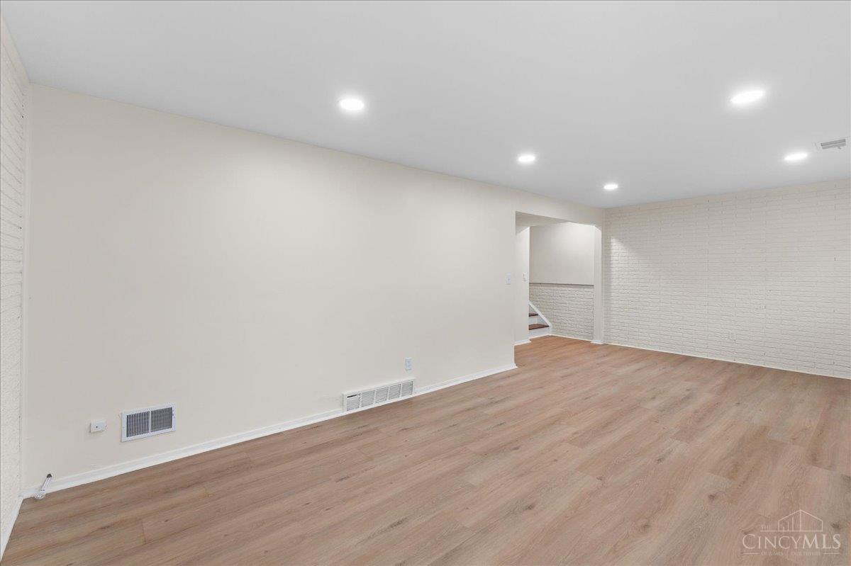 887 Halesworth Drive