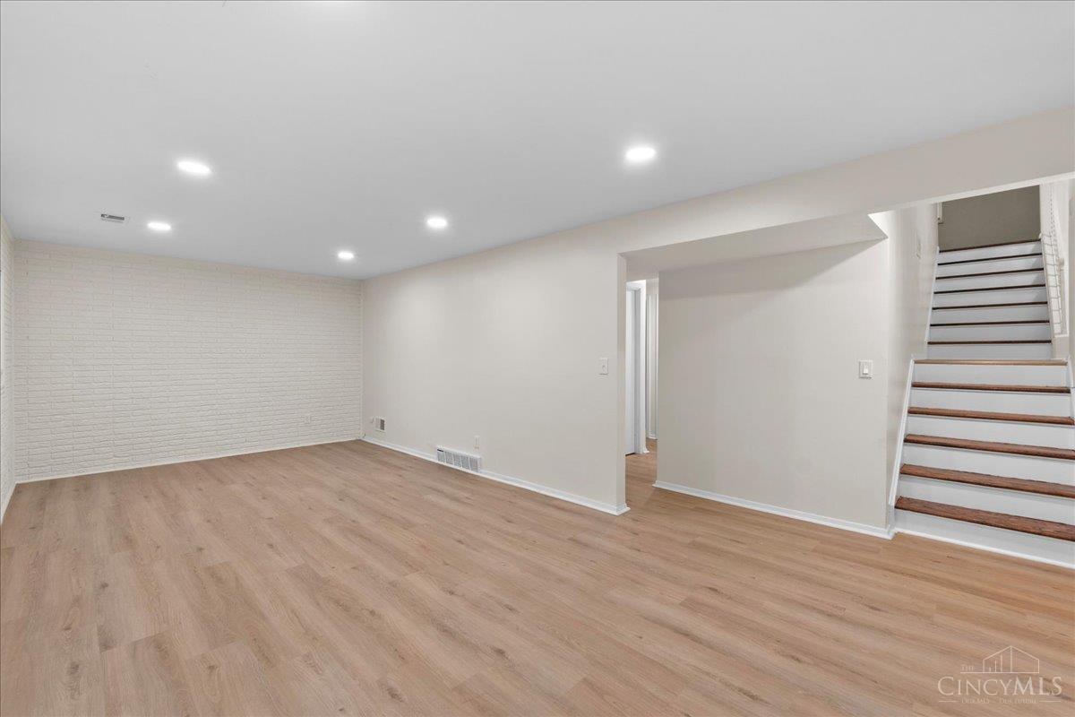 887 Halesworth Drive