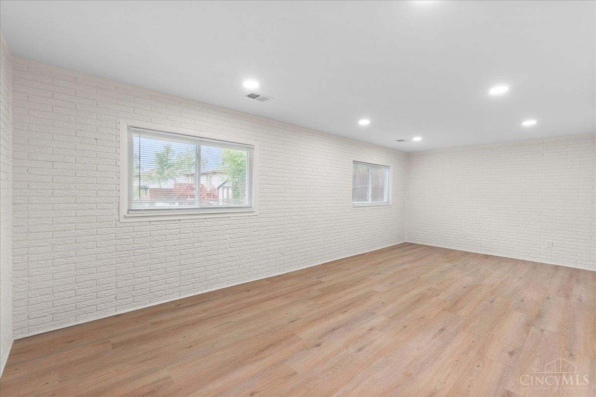 887 Halesworth Drive