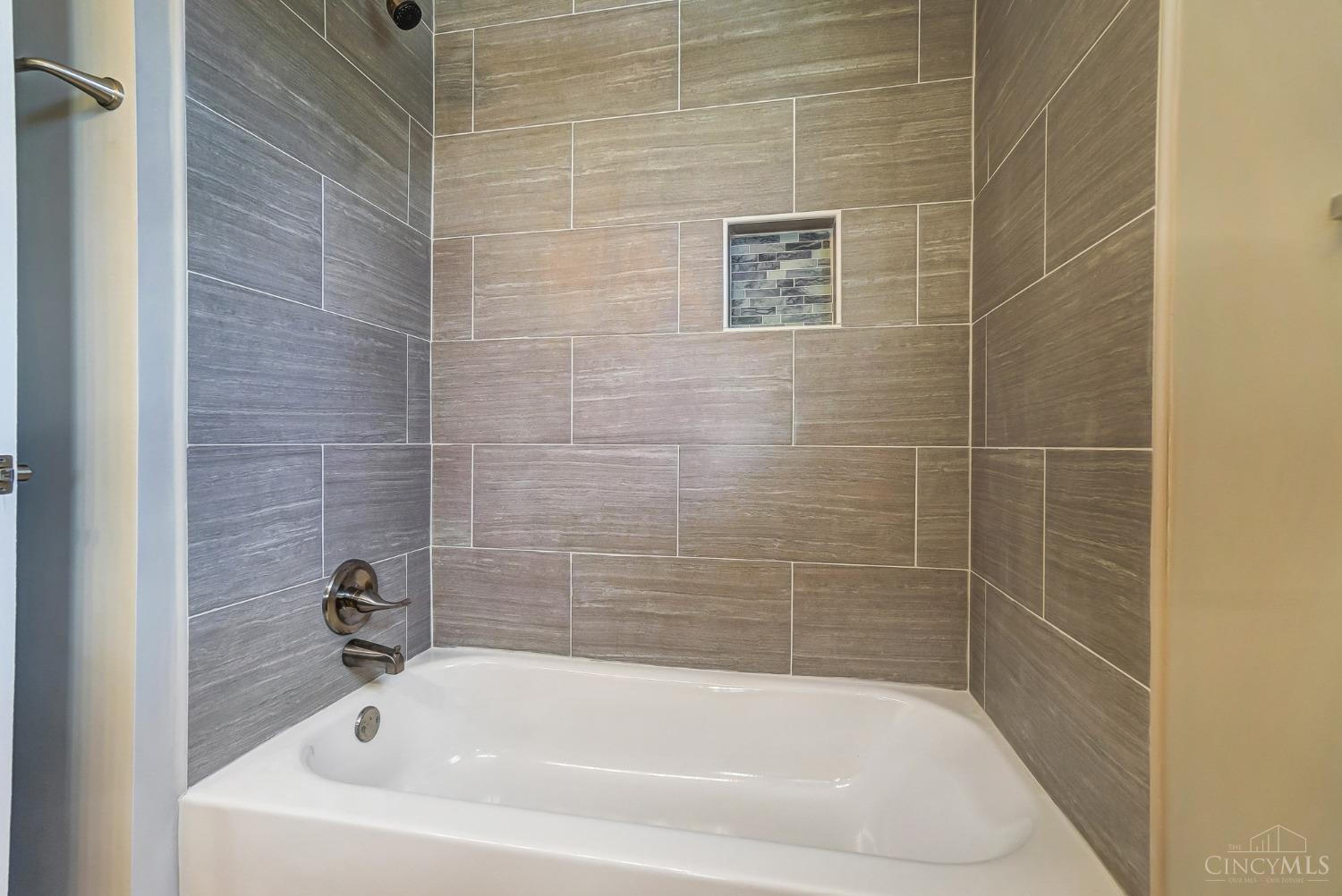 1837 Vanderbilt Drive