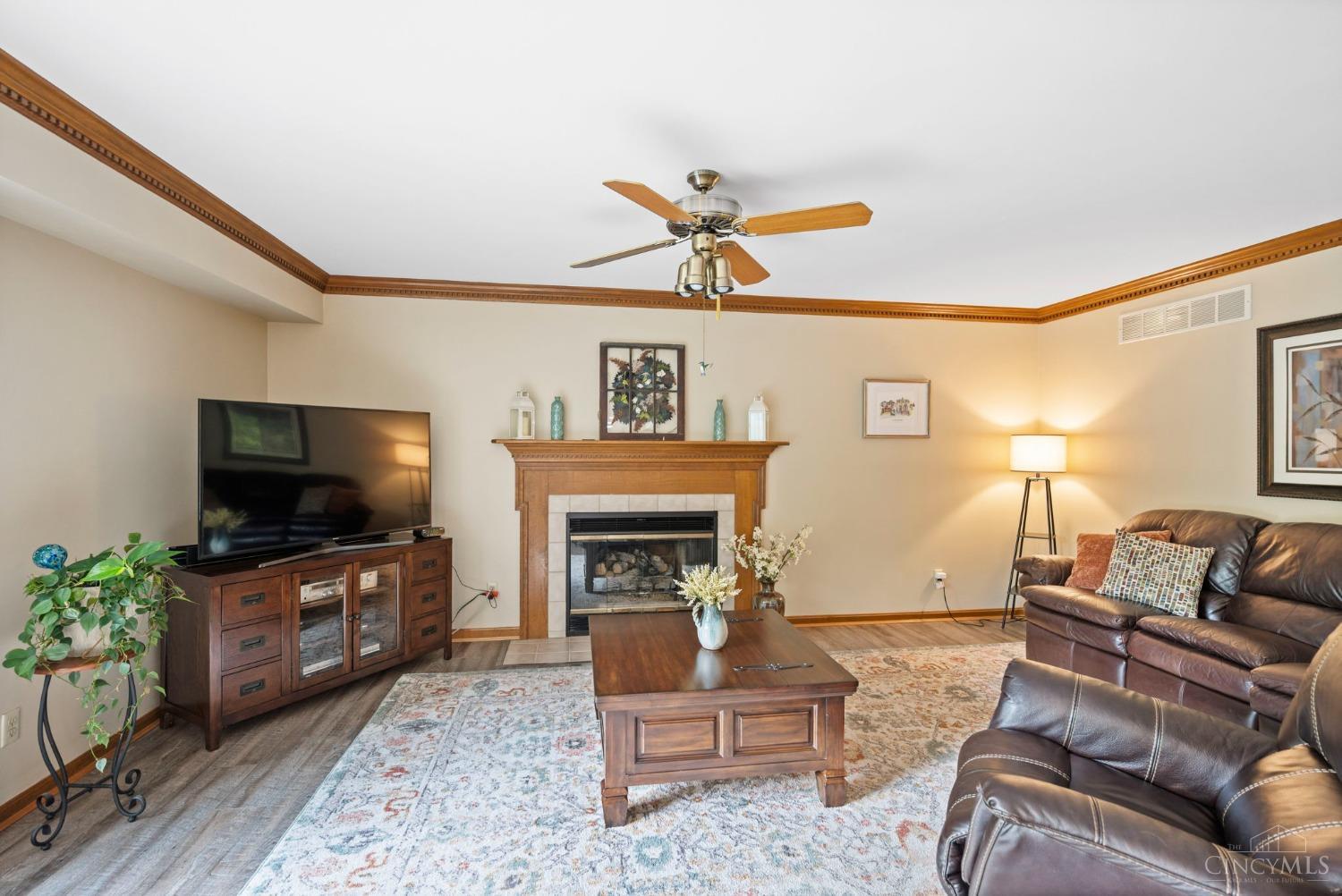 871 Surrey Trail